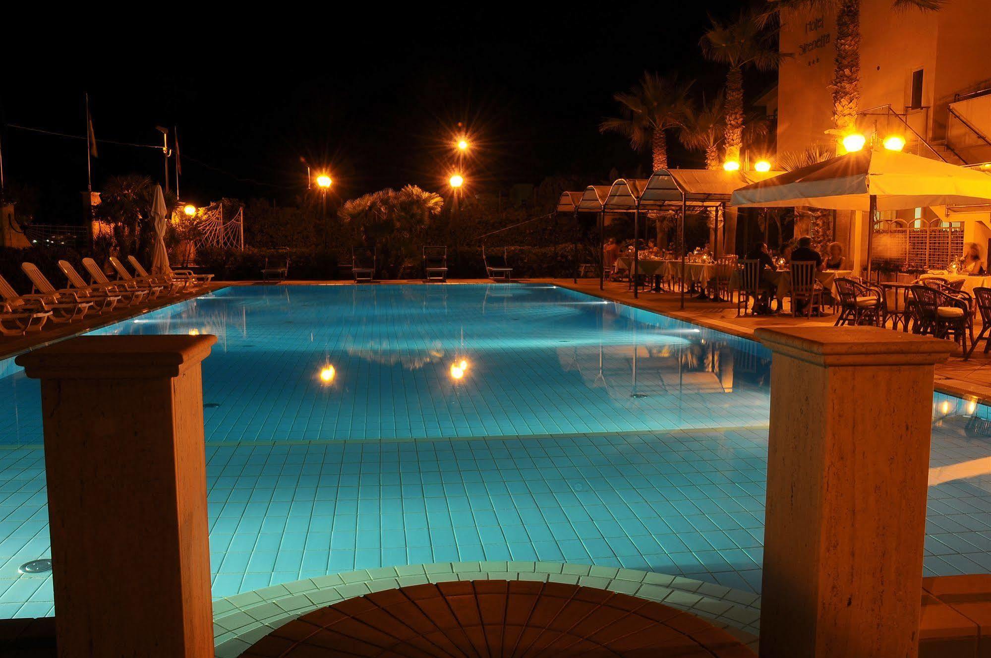 Hotel Sirenetta อิโซลา เดลเล เฟมมิเน ภายนอก รูปภาพ