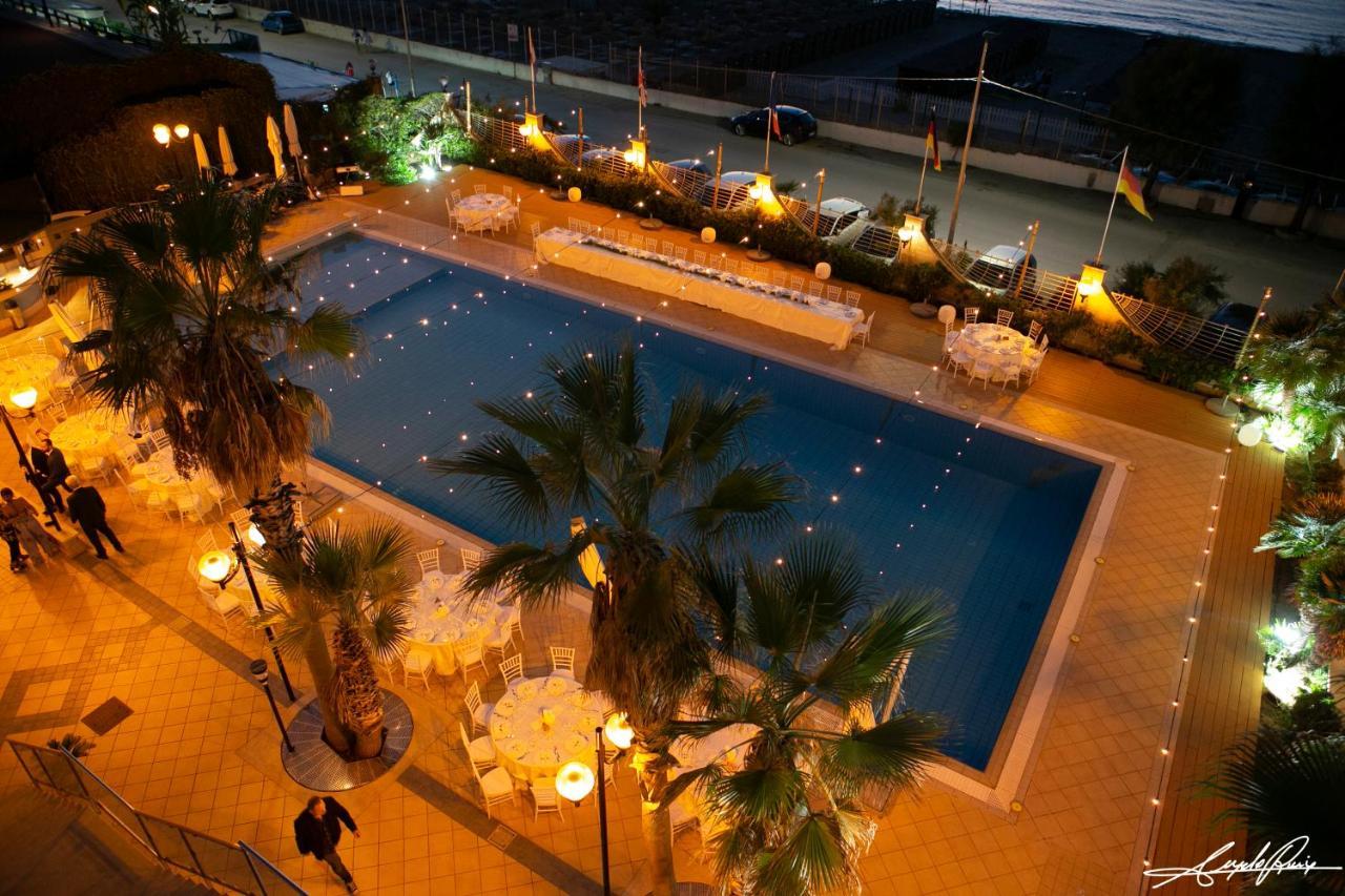 Hotel Sirenetta อิโซลา เดลเล เฟมมิเน ภายนอก รูปภาพ