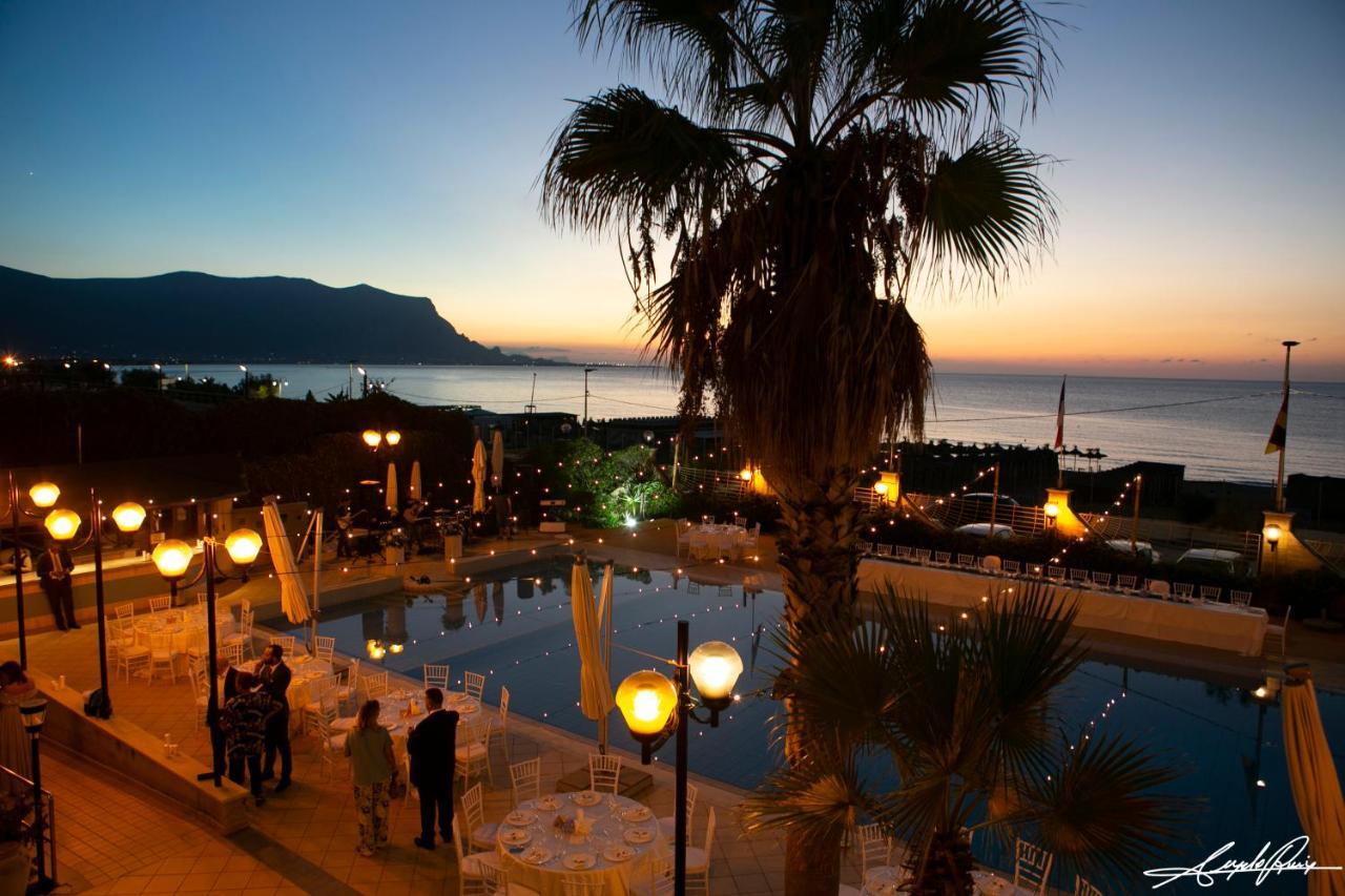 Hotel Sirenetta อิโซลา เดลเล เฟมมิเน ภายนอก รูปภาพ